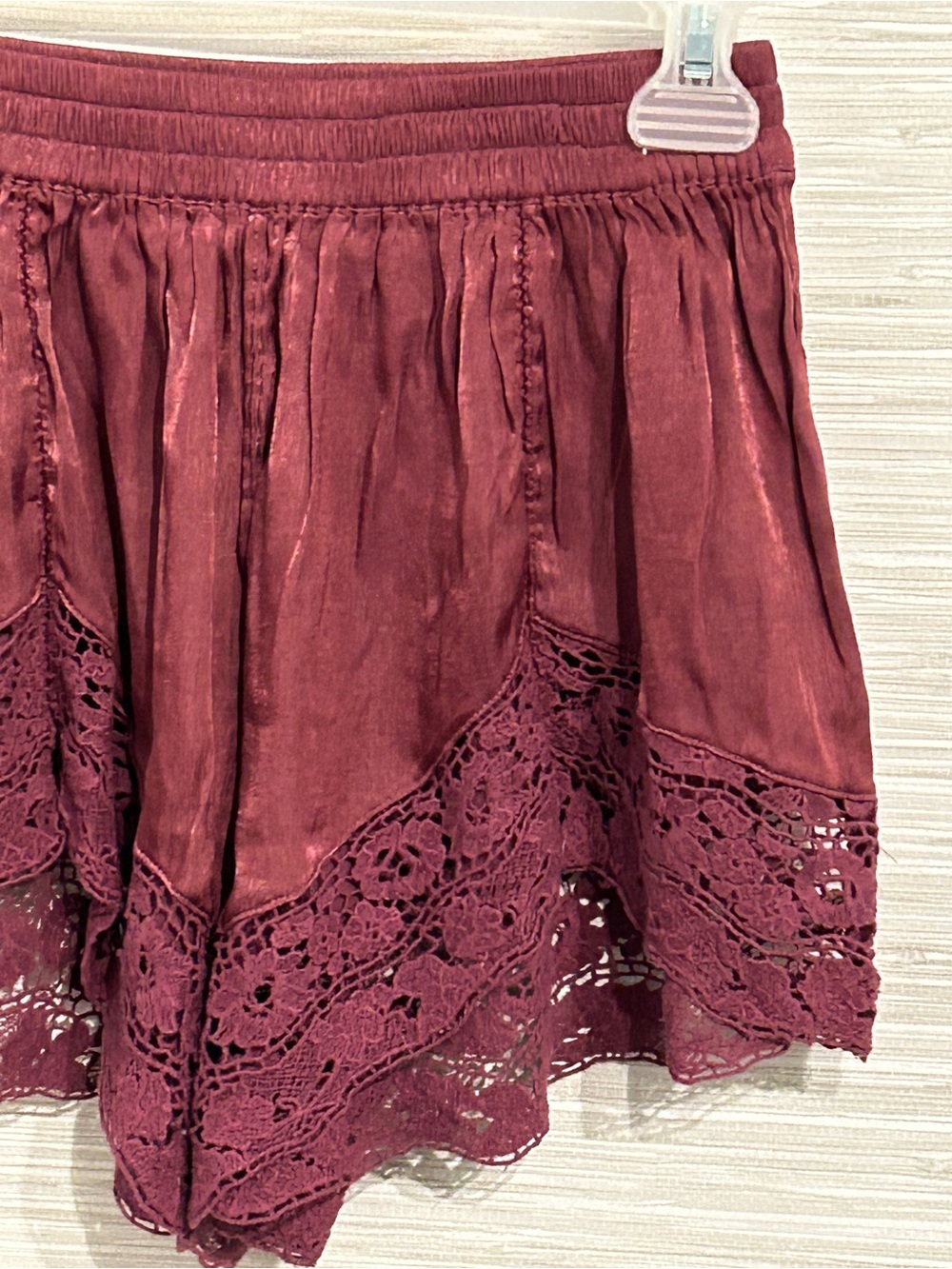 Intimately Free People Burgundy Crochet Trim Flowy Shorts Boho XS Elastic Waist - Picture 2 of 5
